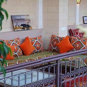Riad Kale Polis